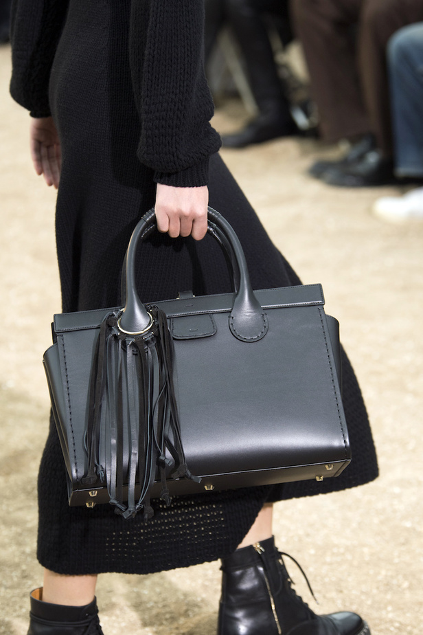 عرض أزياء Chloe لموسم خريف وشتاء 2022-2023 