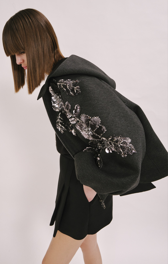 عرض أزياء مجموعة  Dice Kayek لموسم خريف وشتاء 2022 في باريس