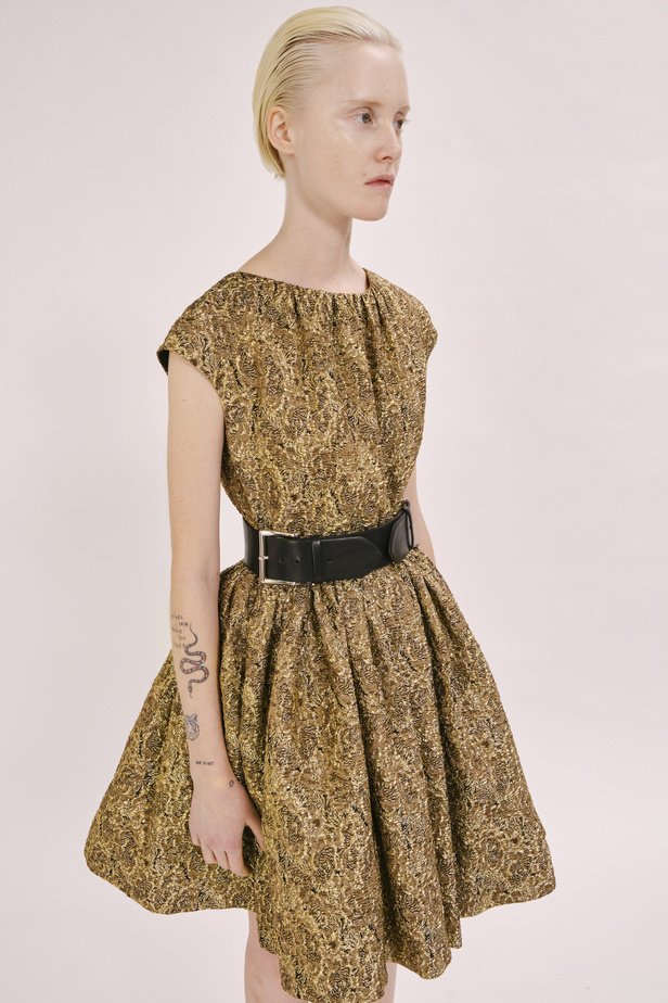 عرض أزياء مجموعة  Dice Kayek لموسم خريف وشتاء 2022 في باريس