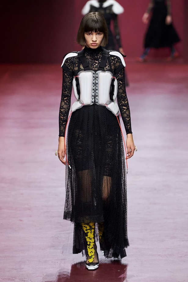 مجموعة Dior تجمع بين التقنيات العالية والتصاميم المميّزة بنظرة أنثوية