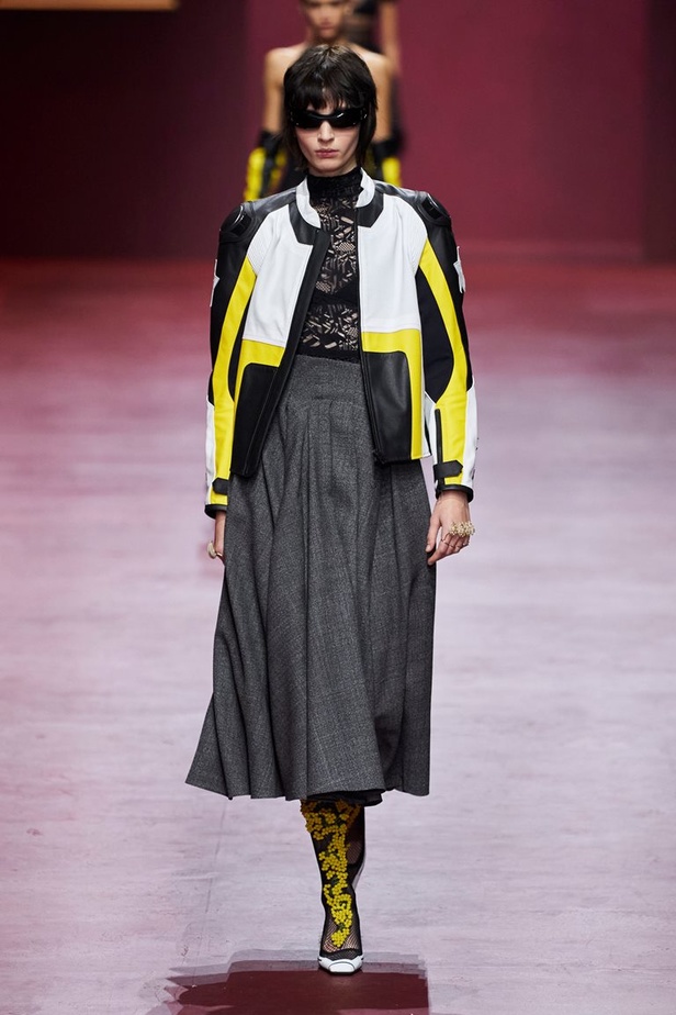 مجموعة Dior تجمع بين التقنيات العالية والتصاميم المميّزة بنظرة أنثوية