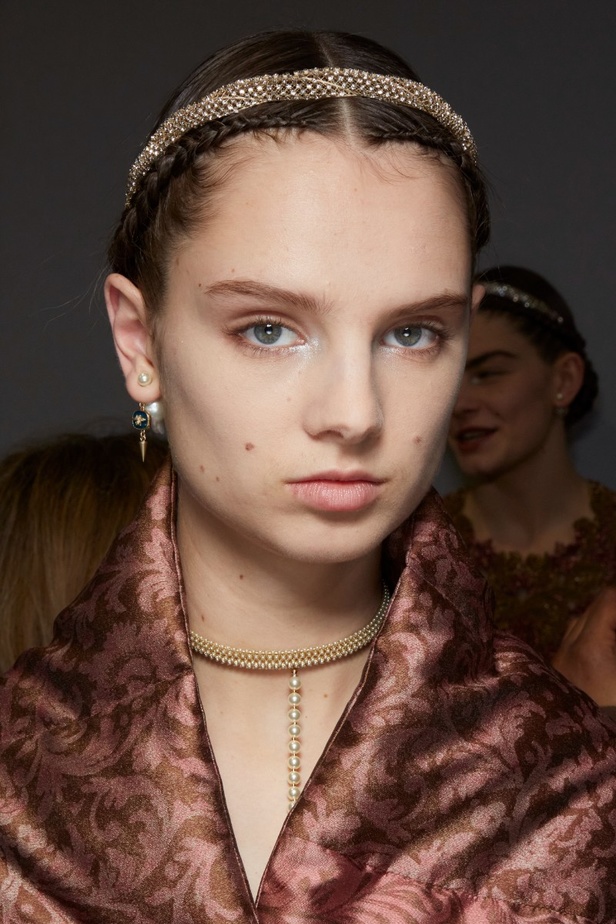 اطلالات جمالية من مجموعة Dior لخريف وشتاء 2022 