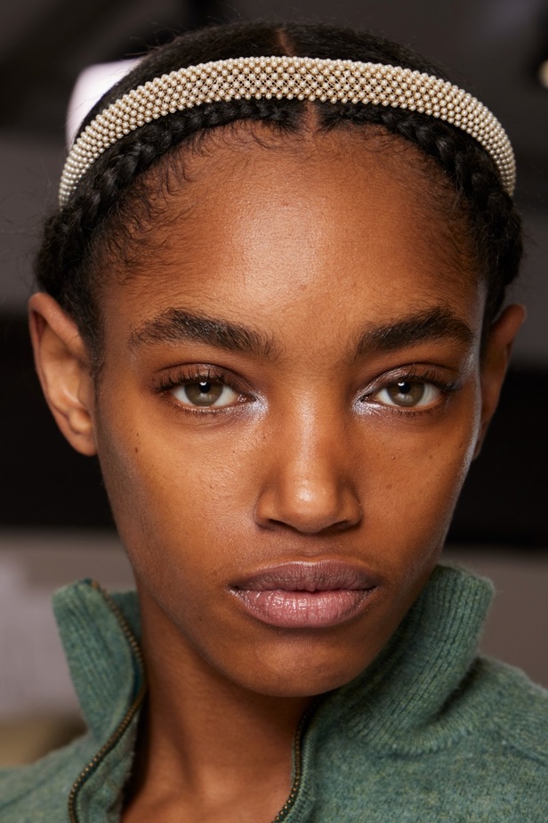 اطلالات جمالية من مجموعة Dior لخريف وشتاء 2022 