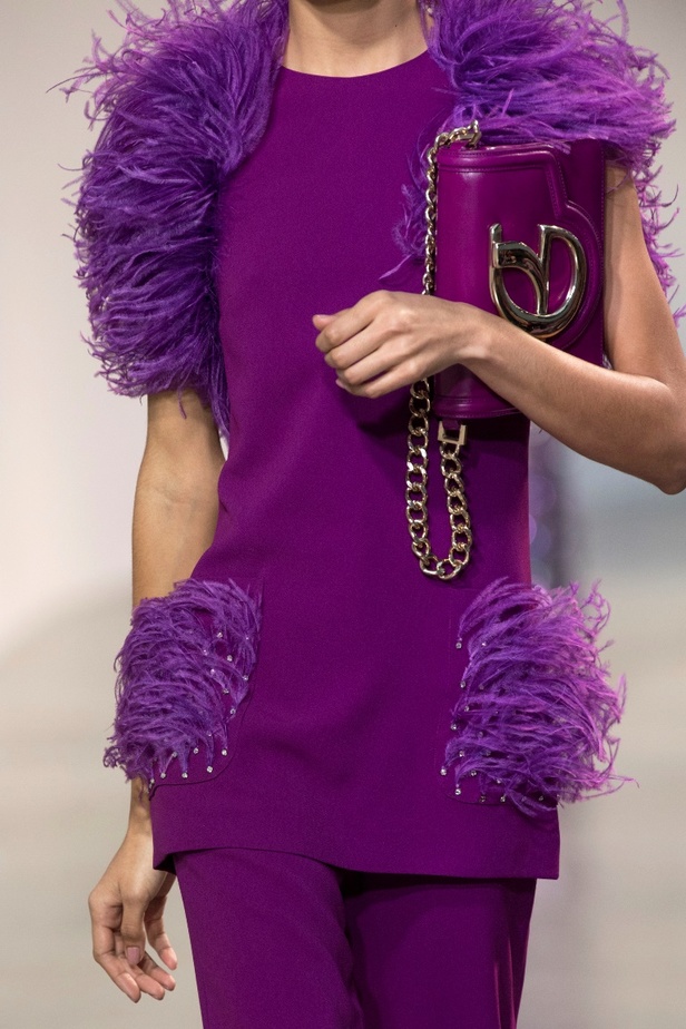 مجموعة إيلي صعب لخريف وشتاء 2022-2023