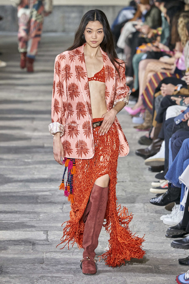 عرض أزياء مجموعة Etro لموسم خريف وشتاء 2022 في ميلانو