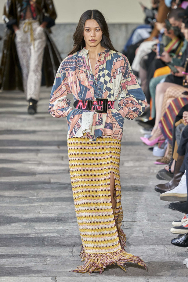 عرض أزياء مجموعة Etro لموسم خريف وشتاء 2022 في ميلانو