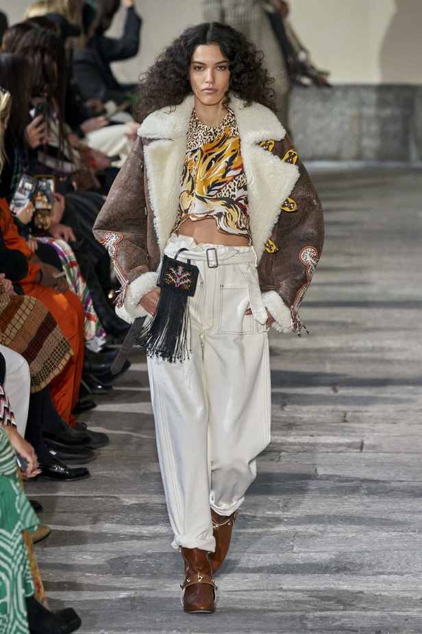 عرض أزياء مجموعة Etro لموسم خريف وشتاء 2022 في ميلانو