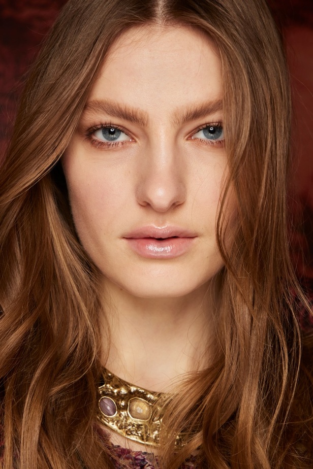 اطلالات جمالية من عرض أزياء Etro لموسم خريف 2022