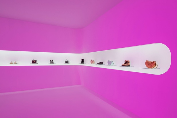  الأزياء العملية هي بطلة مجموعة أزياء Salvatore Ferragamo لخريف 2022