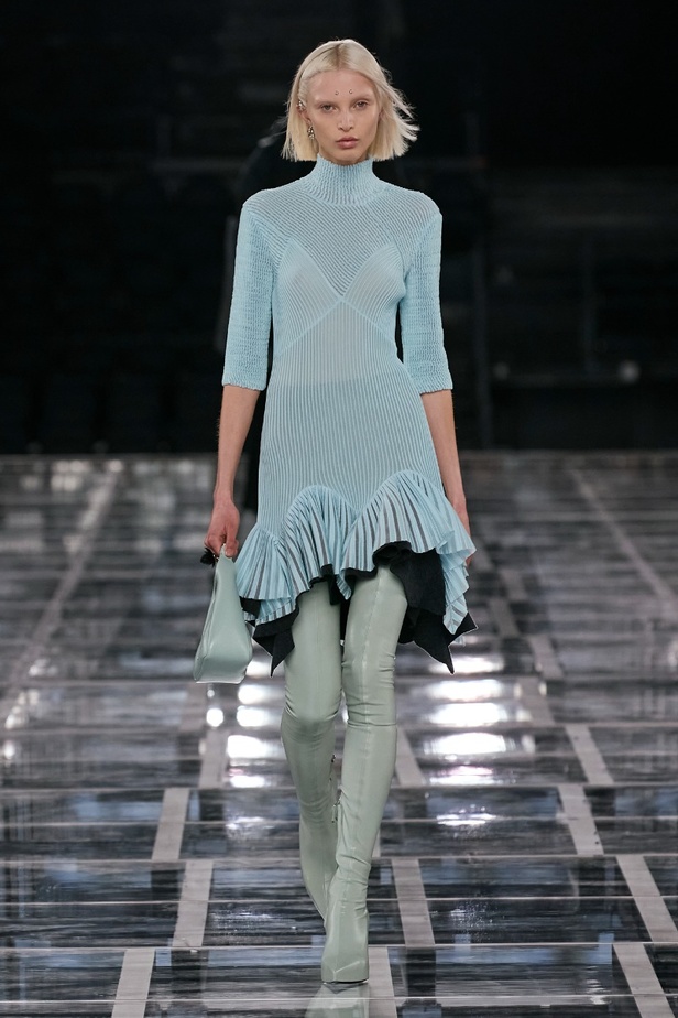 عرض أزياء Givenchy لخريف وشتاء 2022-2023
