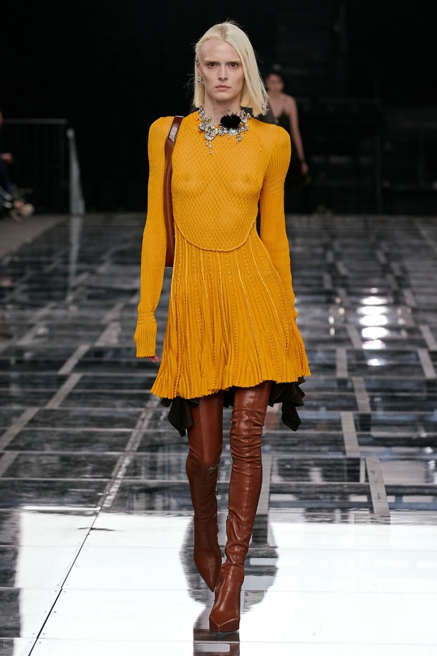 عرض أزياء Givenchy لخريف وشتاء 2022-2023