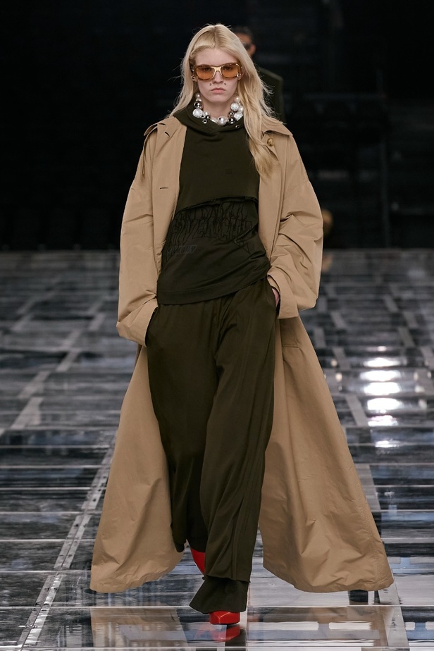 عرض أزياء Givenchy لخريف وشتاء 2022-2023