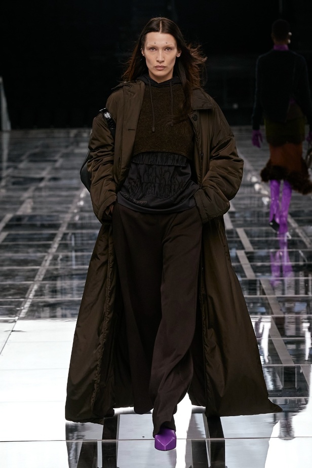 عرض أزياء Givenchy لخريف وشتاء 2022-2023