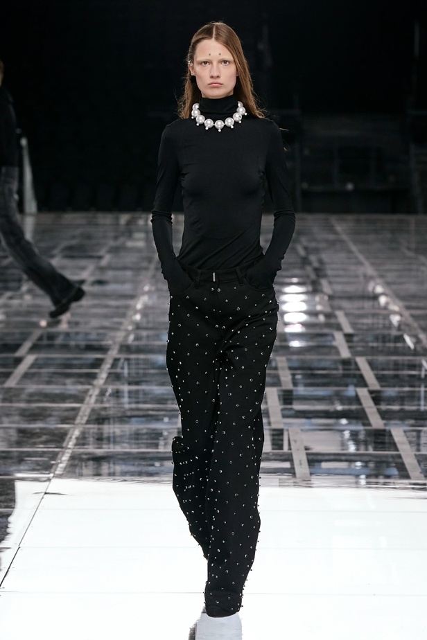 عرض أزياء Givenchy لخريف وشتاء 2022-2023