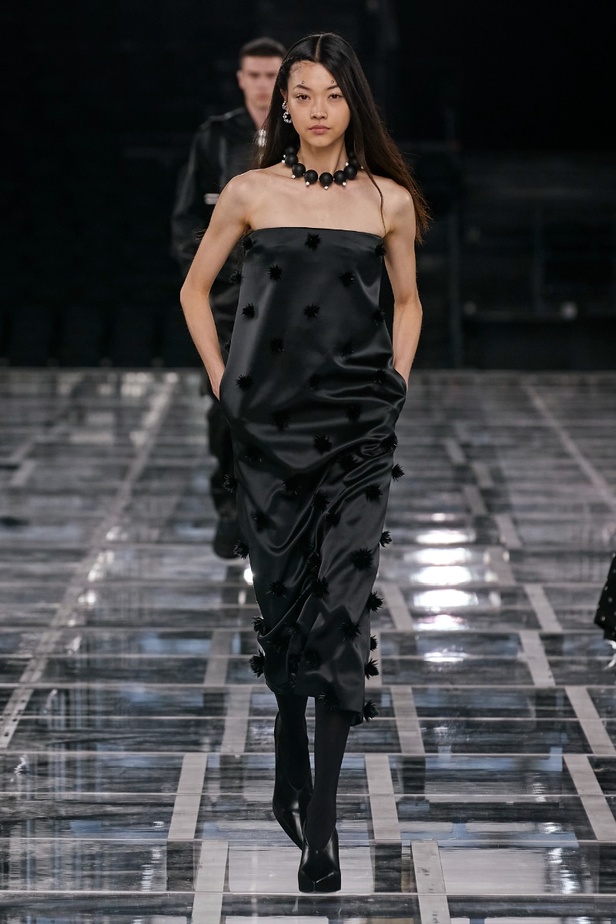 عرض أزياء Givenchy لخريف وشتاء 2022-2023