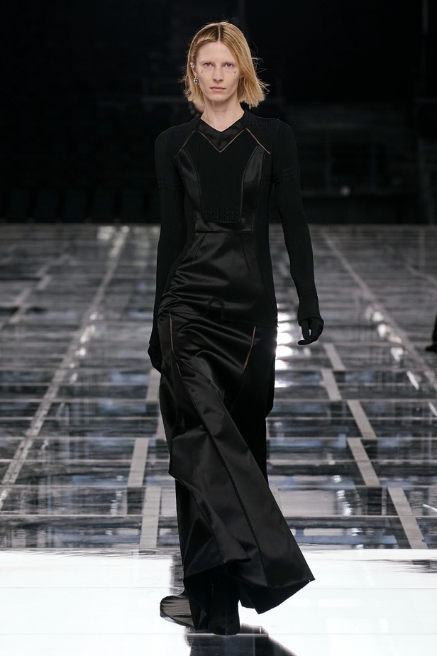 عرض أزياء Givenchy لخريف وشتاء 2022-2023