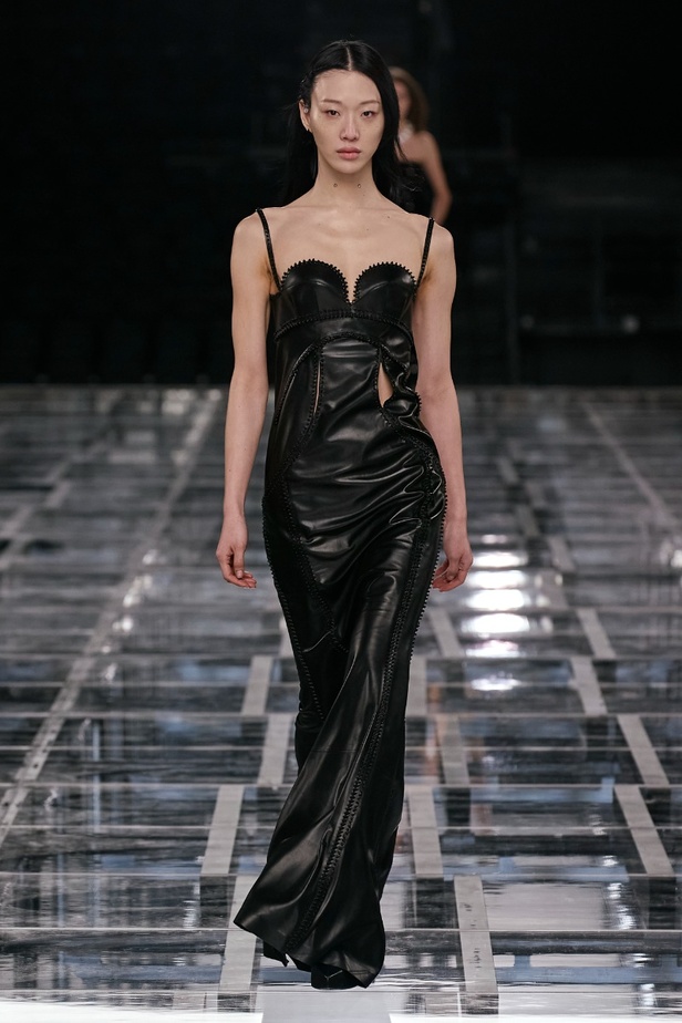 عرض أزياء Givenchy لخريف وشتاء 2022-2023
