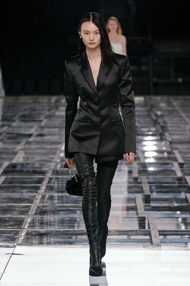 عرض أزياء Givenchy لخريف وشتاء 2022-2023