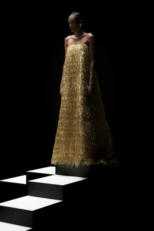 الغموض والأنوثة في مجموعة ربيع كيروز لخريف وشتاء 2022 