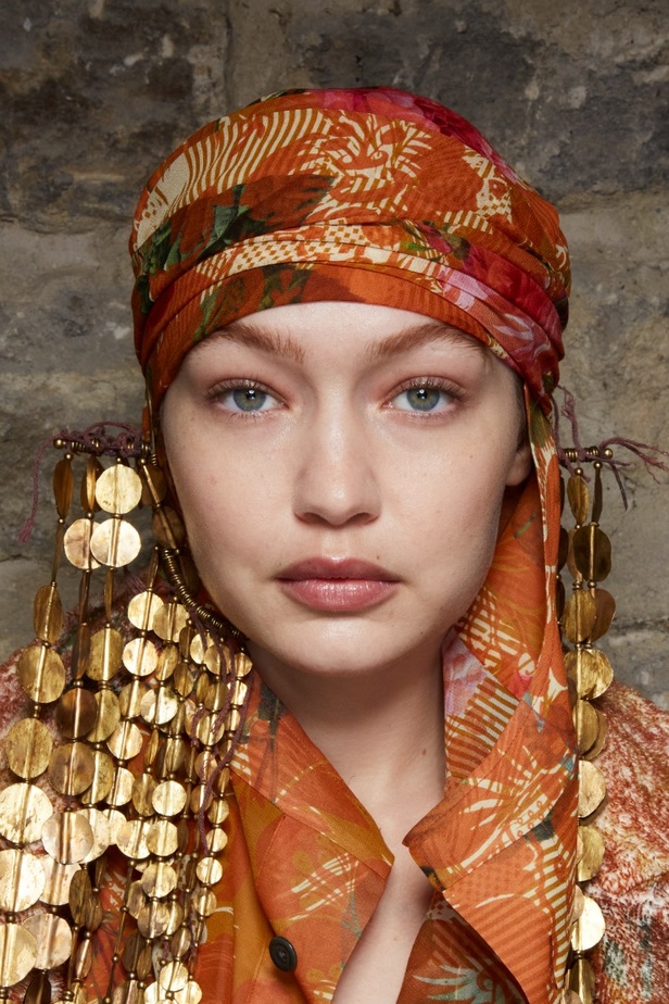 اطلالات جمالية من مجموعة Andreas Krönthaler for Vivienne Westwood