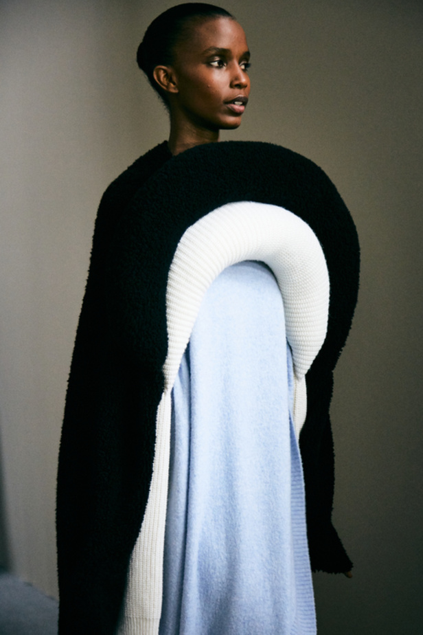 إبداع وابتكار وتميّز في مجموعة دار Loewe في باريس