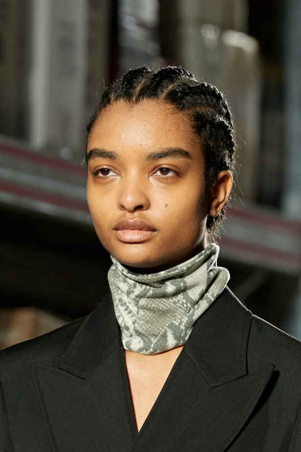 اطلالات جمالية من عرض MM6 MAISON MARGIELA في ميلانو