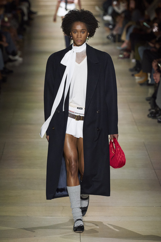 من عرض أزياء Miu Miu لموسم خريف 2022