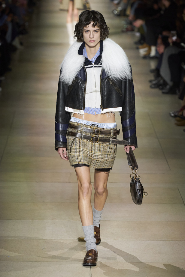 من عرض أزياء Miu Miu لموسم خريف 2022