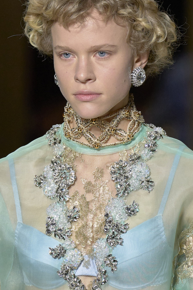 عرض أزياء Miu Miu لموسم خريف 2022