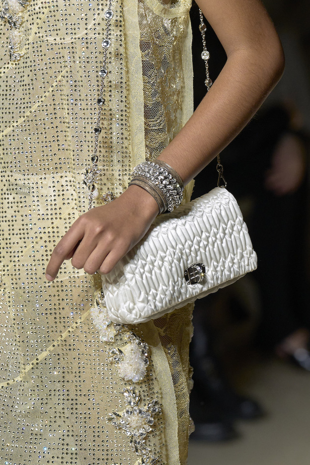 عرض أزياء Miu Miu لموسم خريف 2022