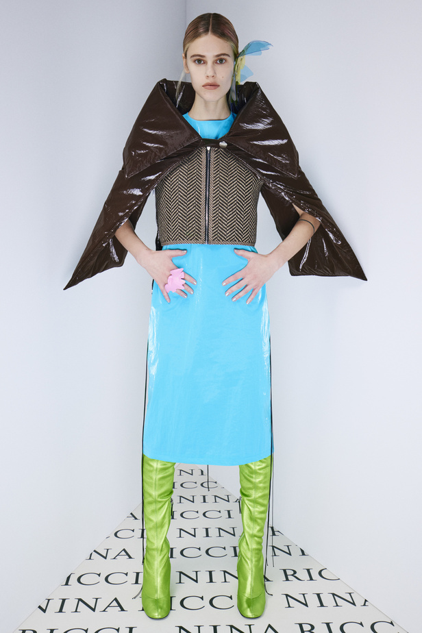 عرض أزياء مجموعة Nicca Ricci لموسم خريف وشتاء 2022 في باريس