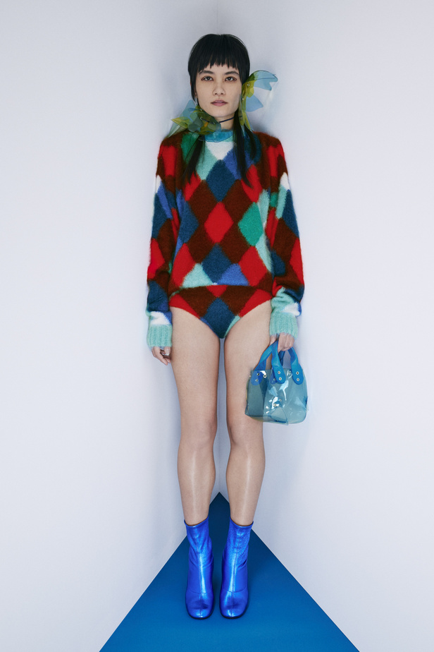 عرض أزياء مجموعة Nicca Ricci لموسم خريف وشتاء 2022 في باريس