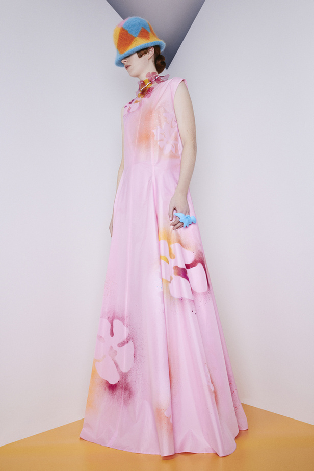 عرض أزياء مجموعة Nicca Ricci لموسم خريف وشتاء 2022 في باريس