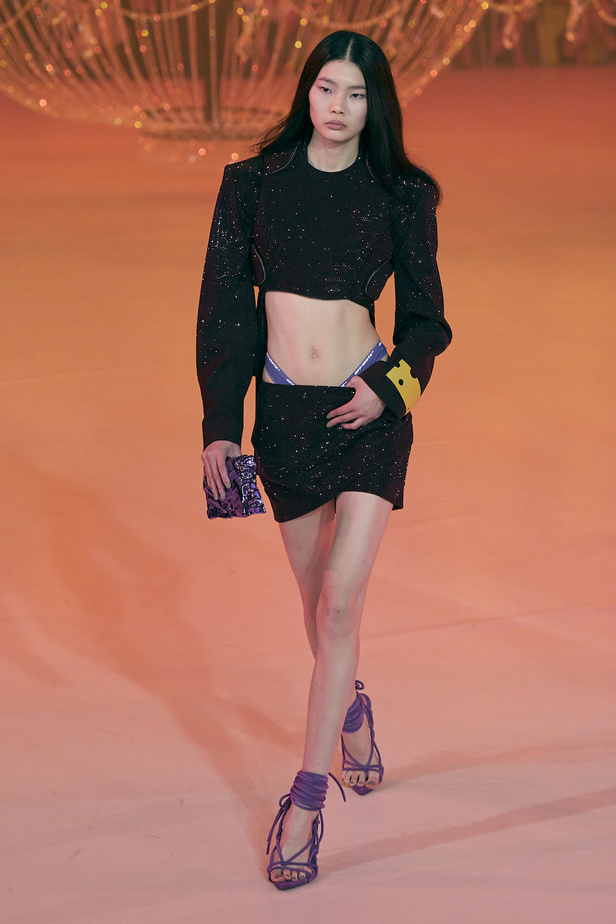 من عرض أزياء Off White لموسم خريف 2022