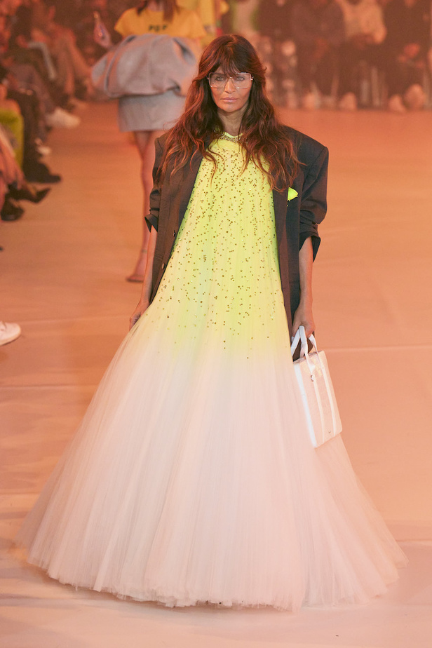 من عرض أزياء Off White لموسم خريف 2022