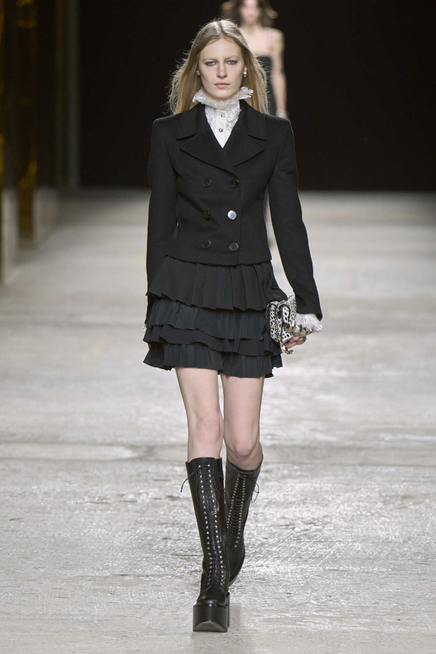 عرض أزياء مجموعة Ports 1961 لموسم خريف وشتاء 2022 في ميلانو