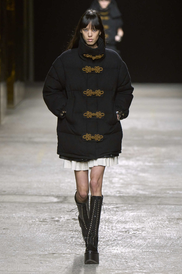 عرض أزياء مجموعة Ports 1961 لموسم خريف وشتاء 2022 في ميلانو