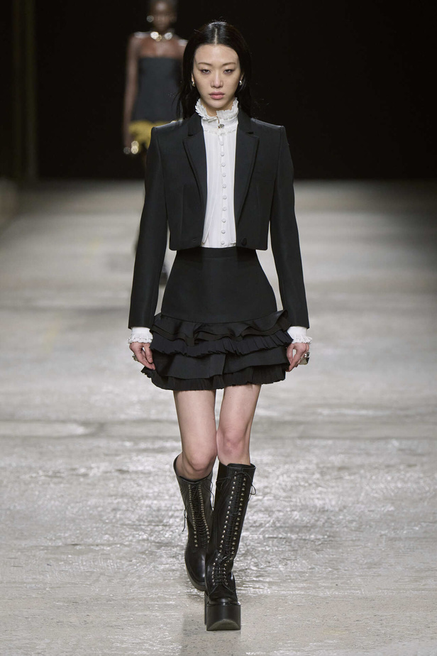 عرض أزياء مجموعة Ports 1961 لموسم خريف وشتاء 2022 في ميلانو