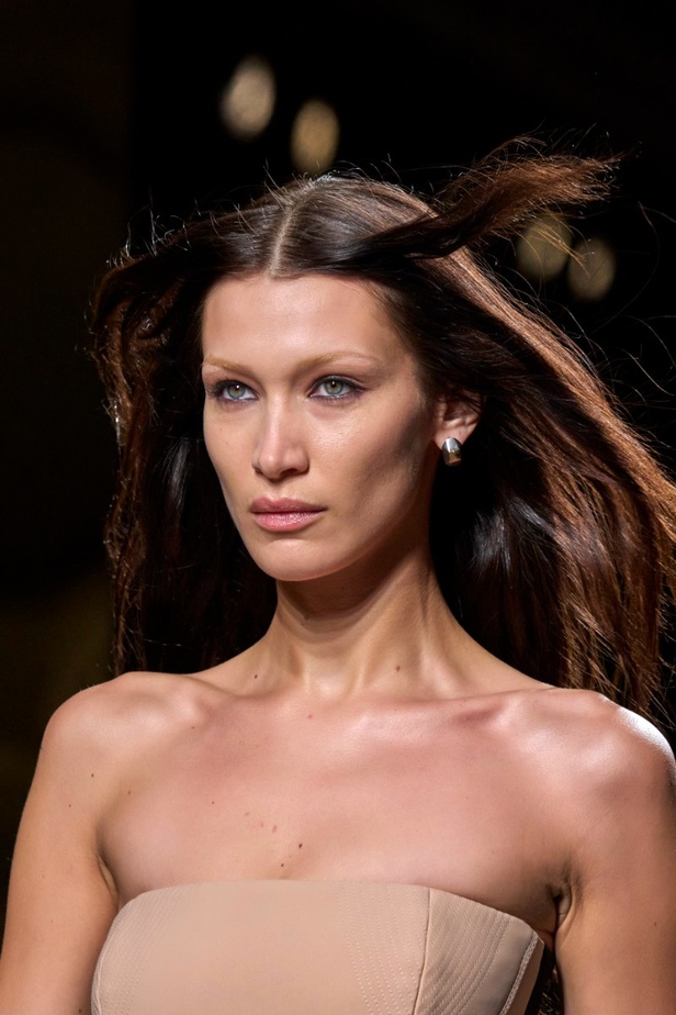 اطلالات جمالية من عرض أزياء مجموعة Ports 1961 لموسم خريف وشتاء 2022 في ميلانو