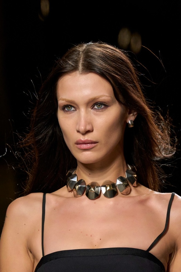 اطلالات جمالية من عرض أزياء مجموعة Ports 1961 لموسم خريف وشتاء 2022 في ميلانو