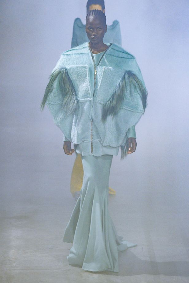 عرض أزياء مجموعة Rick Owens لموسم خريف وشتاء 2022 في باريس