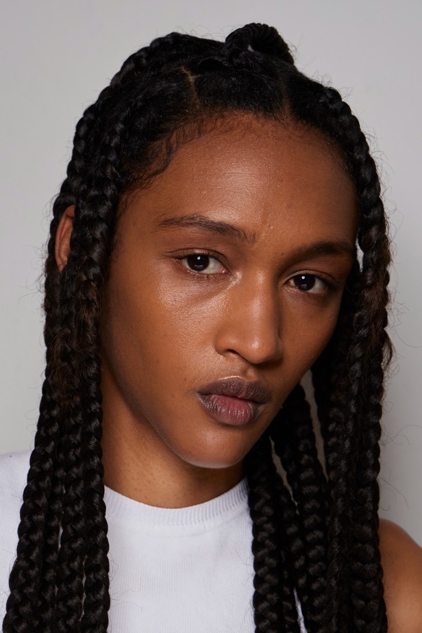 اطلالات جمالية في عرض أزياء مجموعة Rick Owens لموسم خريف وشتاء 2022 