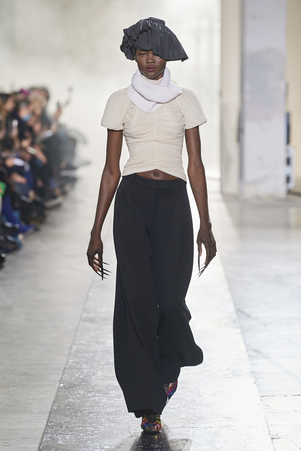 عرض أزياء Rochas  للملابس الجاهزة لخريف وشتاء 2022