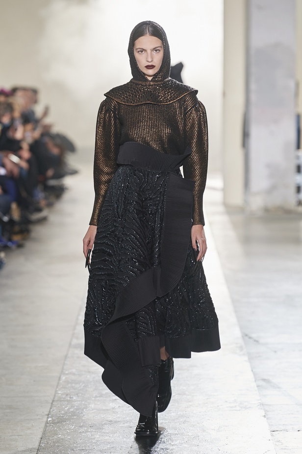 عرض أزياء Rochas  للملابس الجاهزة لخريف وشتاء 2022