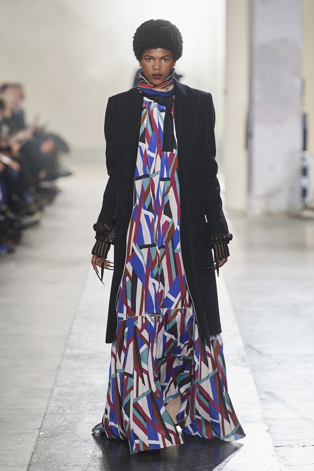 عرض أزياء Rochas  للملابس الجاهزة لخريف وشتاء 2022