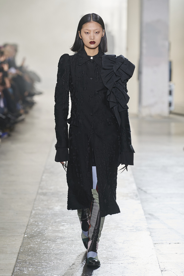 عرض أزياء Rochas  للملابس الجاهزة لخريف وشتاء 2022