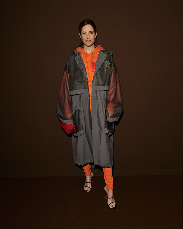 إبداع وابتكار وتميّز في مجموعة دار Loewe في باريس