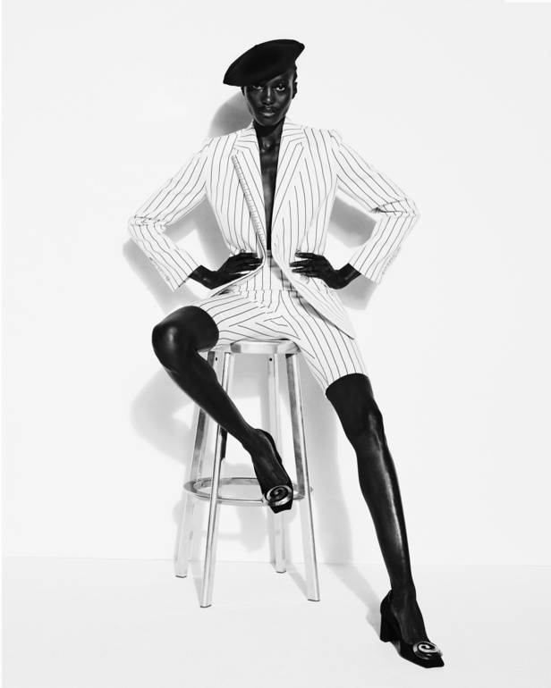 عرض أزياء مجموعة Schiaparelli لموسم خريف وشتاء 2022 في باريس