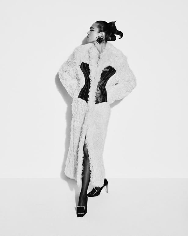 عرض أزياء مجموعة Schiaparelli لموسم خريف وشتاء 2022 في باريس