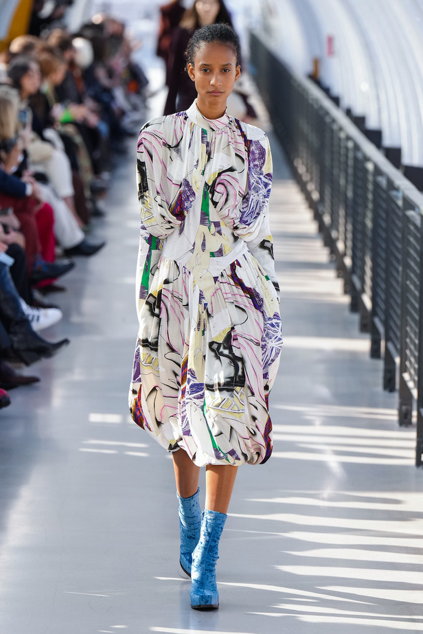 عرض أزياء Stella McCartney لموسم خريف 2022